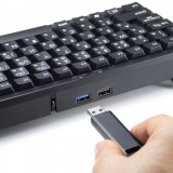 【即納】【代引不可】キーボード USBハブ付 2ポート コンパクトキーボード テンキーレス 有線キーボード デスクワーク テレワーク ブラック サンワサプライ SKB-KG3UH3BK